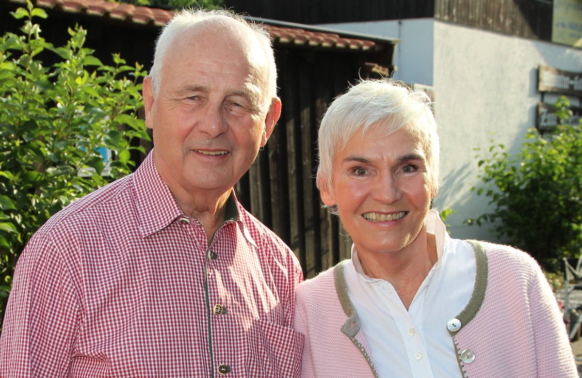 Bernd Hölzenbein mit seiner Ehefrau Jutta Hölzenbein
