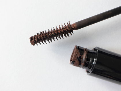 Braune Mascara: Das sind die 3 besten Wimperntuschen für einen natürlichen Lash-Look