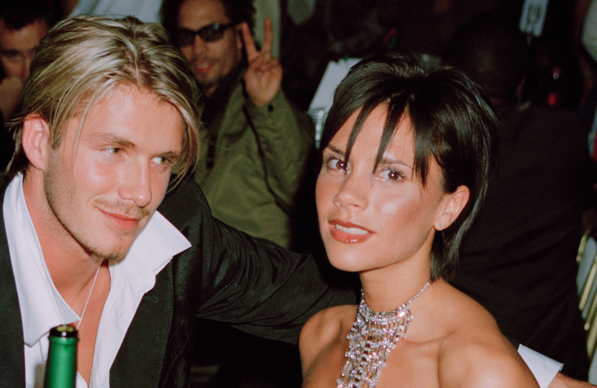 David Beckham schaut Victoria verliebt an
