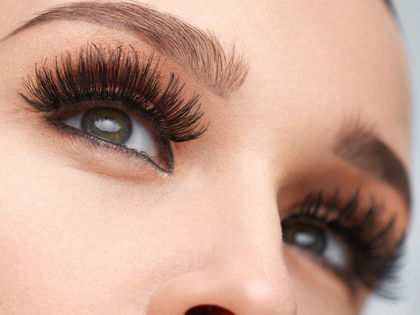 Mascara-Boost: Mit diesem 9-Euro-Top-Coat erhalten die Wimpern 80% mehr Schwung