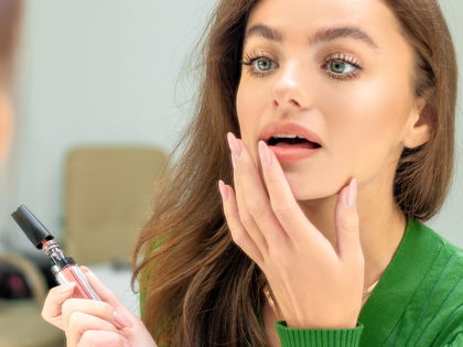 Hype um H&M-Beauty: Dieser All-in-One-Stift zaubert dir in Sekunden ein perfektes Make-up