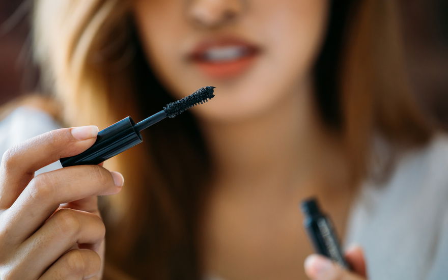 Mascara wie Magnet