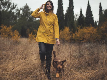 Laut Usern: Diese Regenjacke ist ein Must-have im April