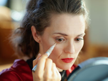 Effektiver als Concealer: Mit diesem CC Stick haben Augenringe keine Chance