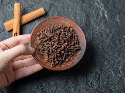 Laut Experten: Nelken im Shampoo sorgen für mehr Glanz und Stärke