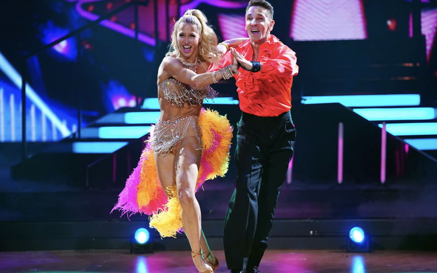 Kathrin Menzinger und Mark Keller tanzen bei "Let's Dance" eine Samba