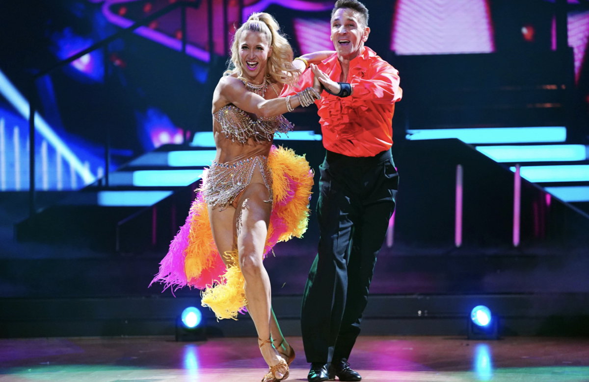 Kathrin Menzinger und Mark Keller tanzen bei "Let's Dance" eine Samba