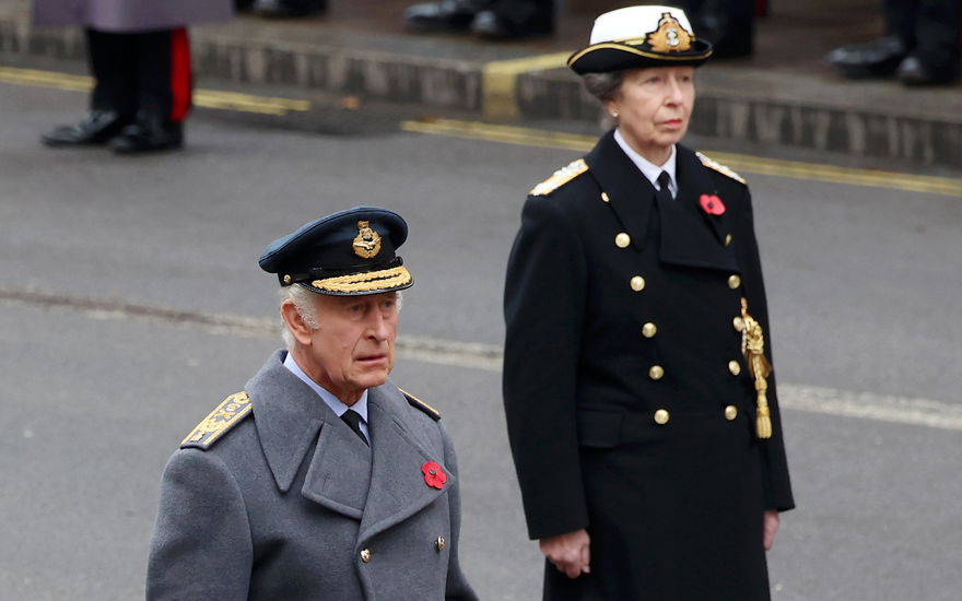 König Charles III. und seine Schwester Prinzessin Anne.