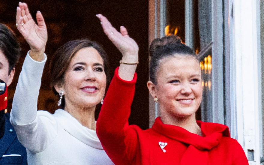 Königin Mary und ihre Tochter Prinzessin Isabella bei der dänischen Krönung im Januar, 2024.