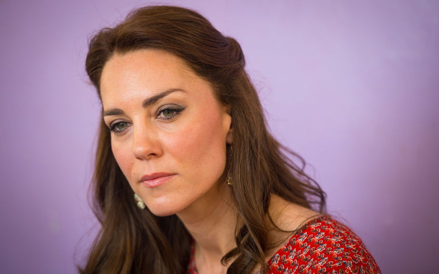 Prinzessin Kate ernst und nachdenklich
