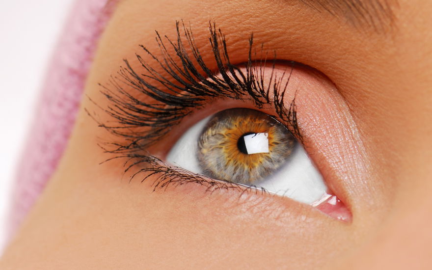 Wimpern wie Puppe