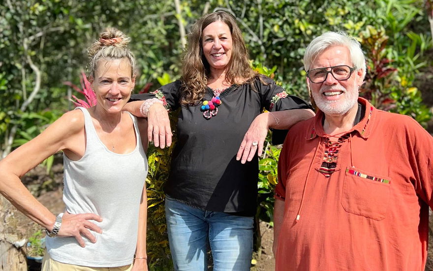 "Bauer sucht Frau International": Andreas Degenhardt mit seinen Hofdamen Petra und Elke
