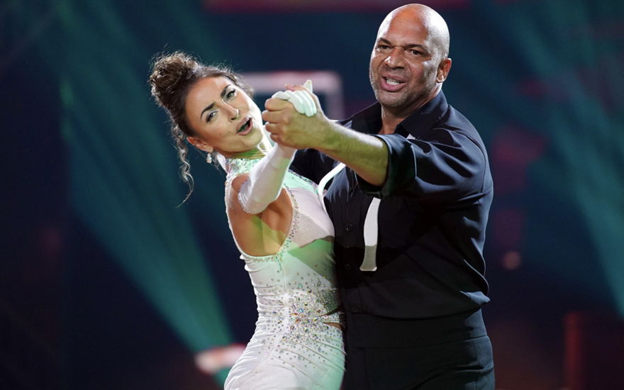 Ekaterina Leonova und Detlef Soost tanzen im "Let's Dance"-Halbfinale einen Slowfox.