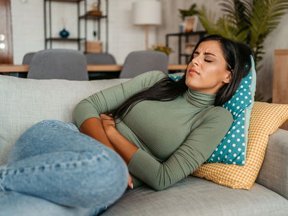 Menstruation: Sanfter Strom bei Regelschmerzen