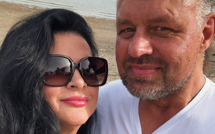 Iris Klein mit ihrem Freund Stefan am Strand