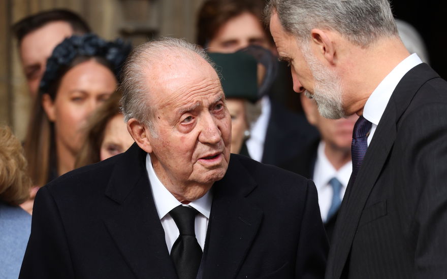 Juan Carlos und König Felipe von Spanien