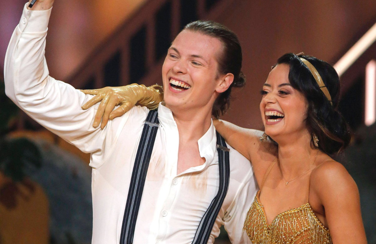 Gabriel Kelly und Malika Dzumaev freuen sich bei "Let's Dance"