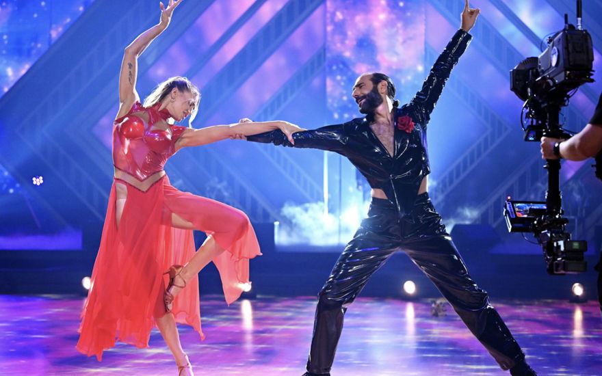 Lulu Lewe und Massimo Sinató tanzen bei "Let's Dance".