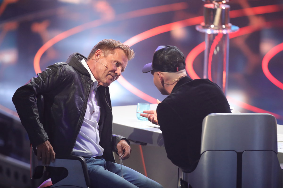Dieter Bohlen und Pietro Lombardi reden am DSDS-Jurypult