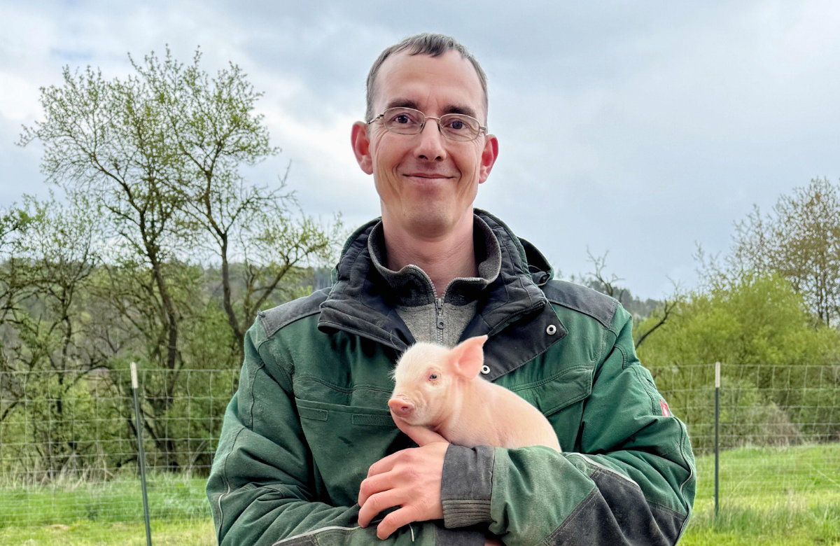 Schweinezüchter Elko bei "Bauer sucht Frau"
