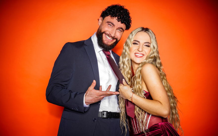 Umut Tekin und Freudin Emma im "Sommerhaus der Stars" 2024