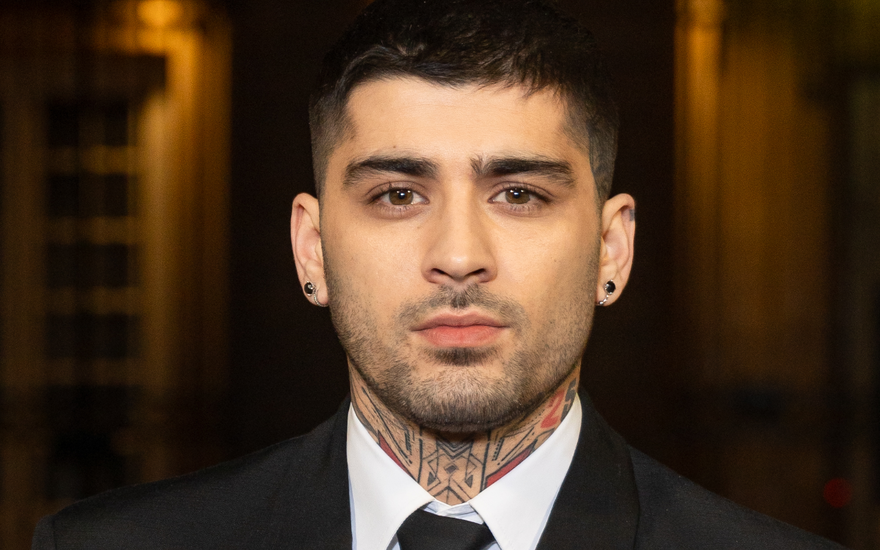 Zayn Malik guckt ernst