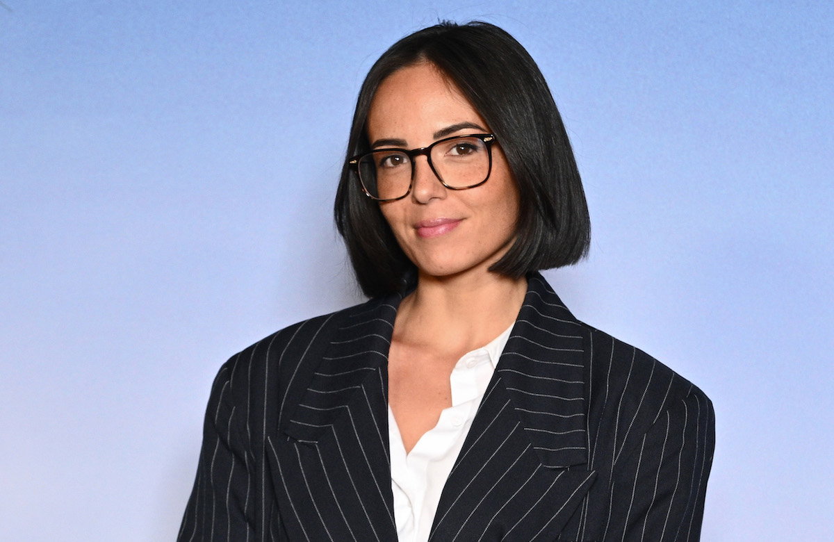 Agathe Auproux mit Brille