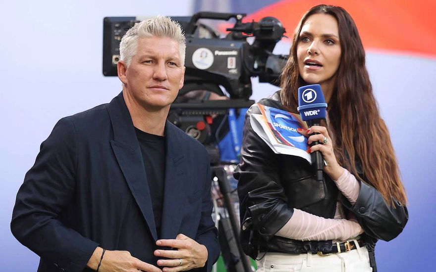 Bastian Schweinsteiger und Esther Sedlaczek bei EM-Spiel