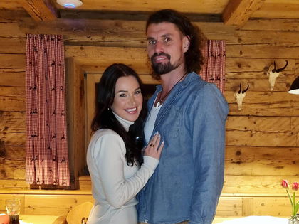 "Bauer sucht Frau International": Heimliche Hochzeit? Verdächtiges Foto von Peter Hart & Alisa Wiel