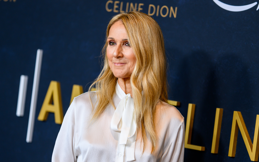 Céline Dion im weißen Kleid bei der "I Am: Céline Dion"-Premiere