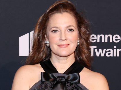 Make-up: Drew Barrymore schwört auf dieses preisgekrönte Fixing Spray