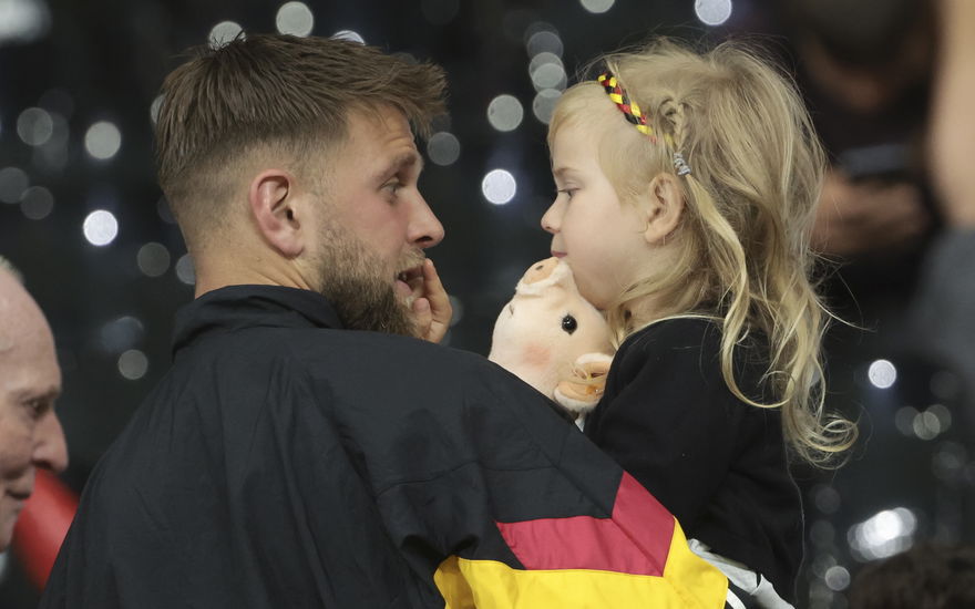 EM 2024: Deutschland - Schweiz - Niclas Füllkrug mit Tochter Emilia