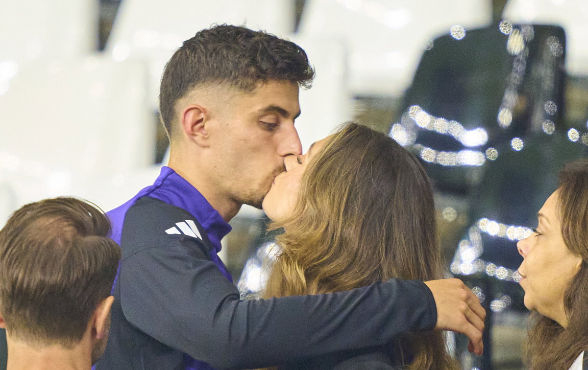 EM 2024: Deutschland - Schweiz - Kai Havertz küsst Freundin Sophia Weber
