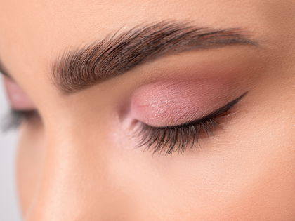 Laminierte Augenbrauen: Mit diesem Drogerie-Gel erzielst du in Sekunden ein Profi-Ergebnis