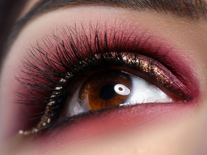 Mascara in Burgundy: Diese Wimperntuschen sorgen für ein Frühlingserwachen