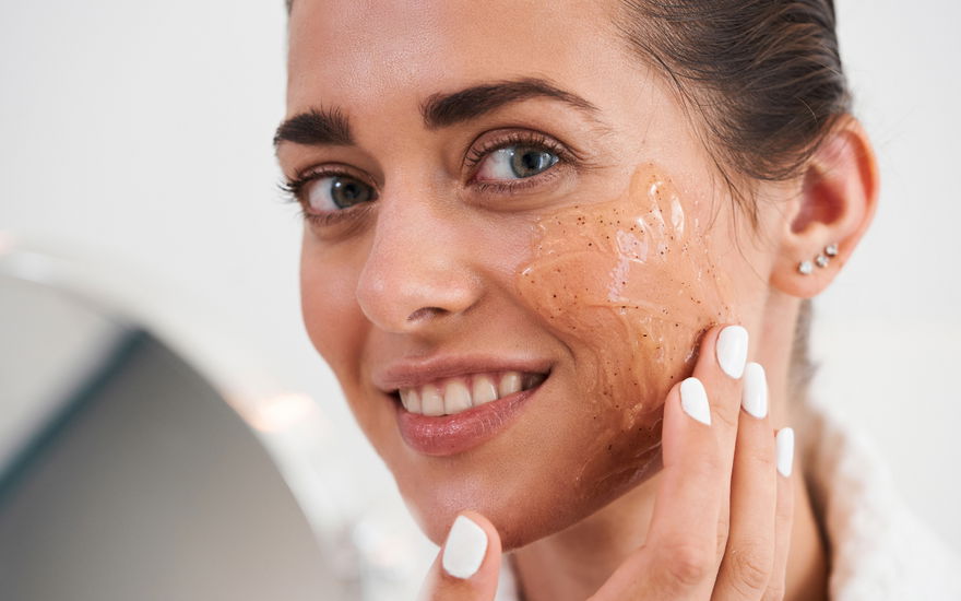 Enzympeeling mit Anti-Aging-Effekt