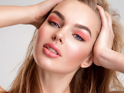 Make-up-Trend 2025: Alle wollen dieses Flüssig-Rouge für strahlende Haut