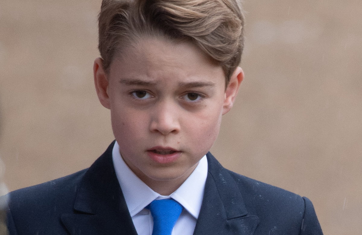 George im Anzug