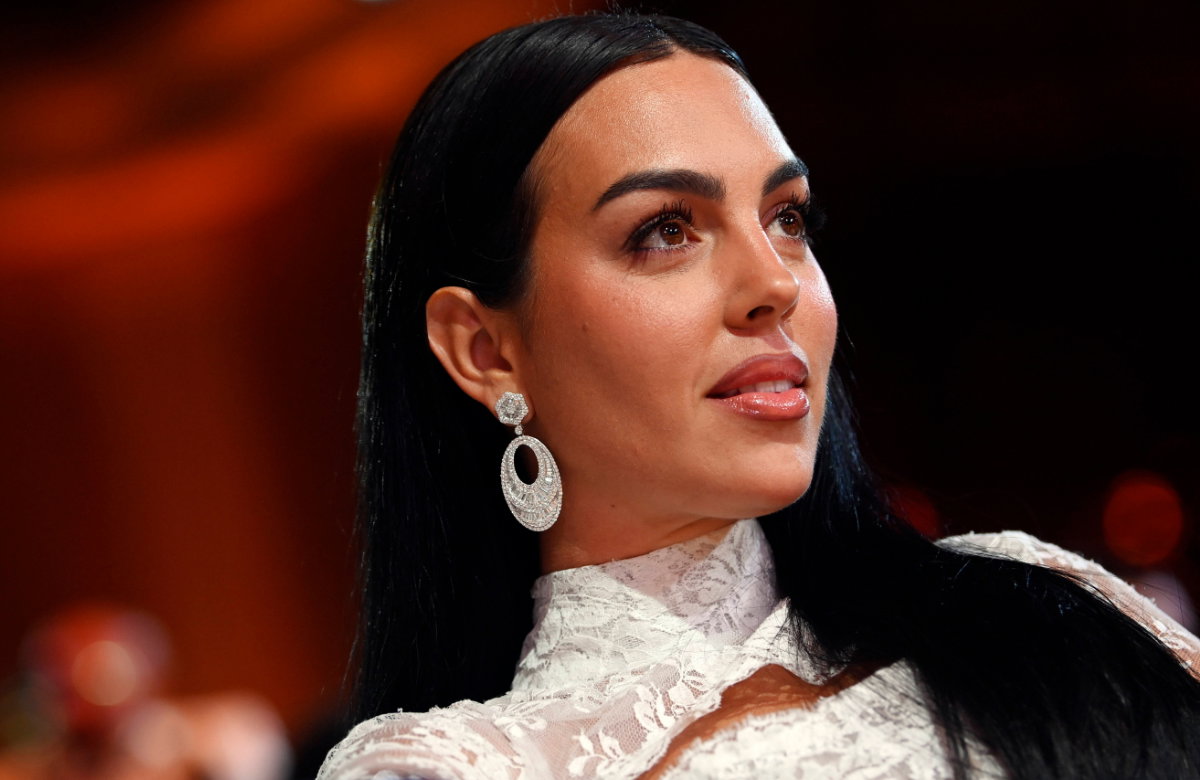 Cristiano Ronaldos Freundin Georgina Rodriguez lächelt
