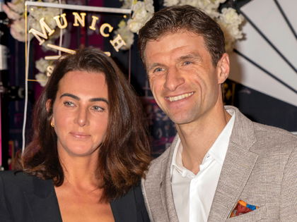 Thomas Müller: Das ist seine schöne Ehefrau Lisa