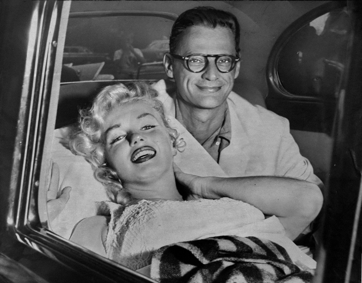 Marilyn Monroe und Arthur Miller glücklich