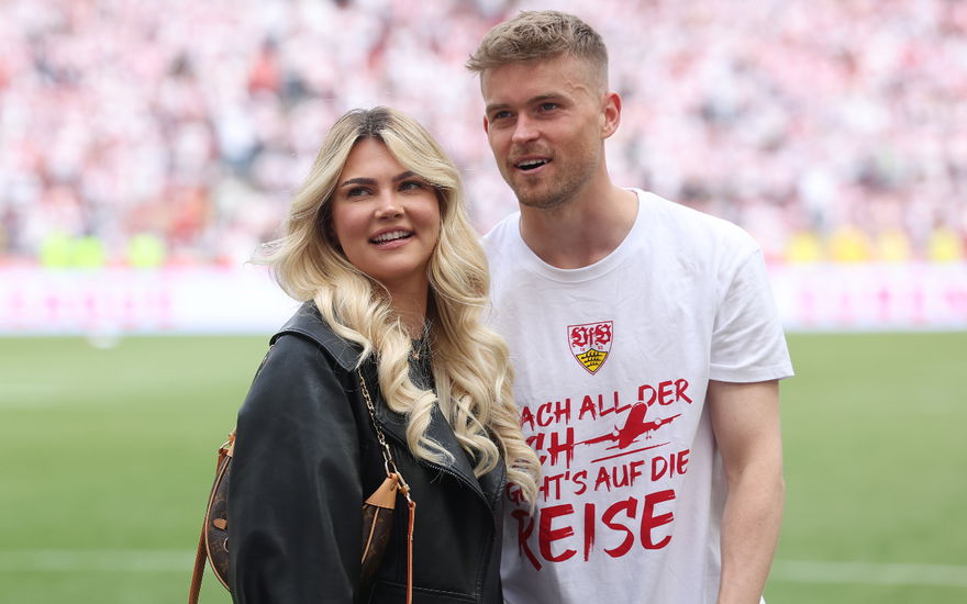 Maximilian Mittelstädt und Lea Prinz auf dem Fußballplatz