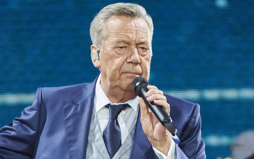 Roland Kaiser guckt genervt