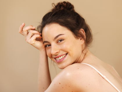 Glow-Booster fürs Make-up: Dieses Serum bringt deinen Teint sofort zum Strahlen