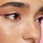 Burgundy-Make-up: Dieser Gel-Eyeliner hält bis zu 36 Stunden