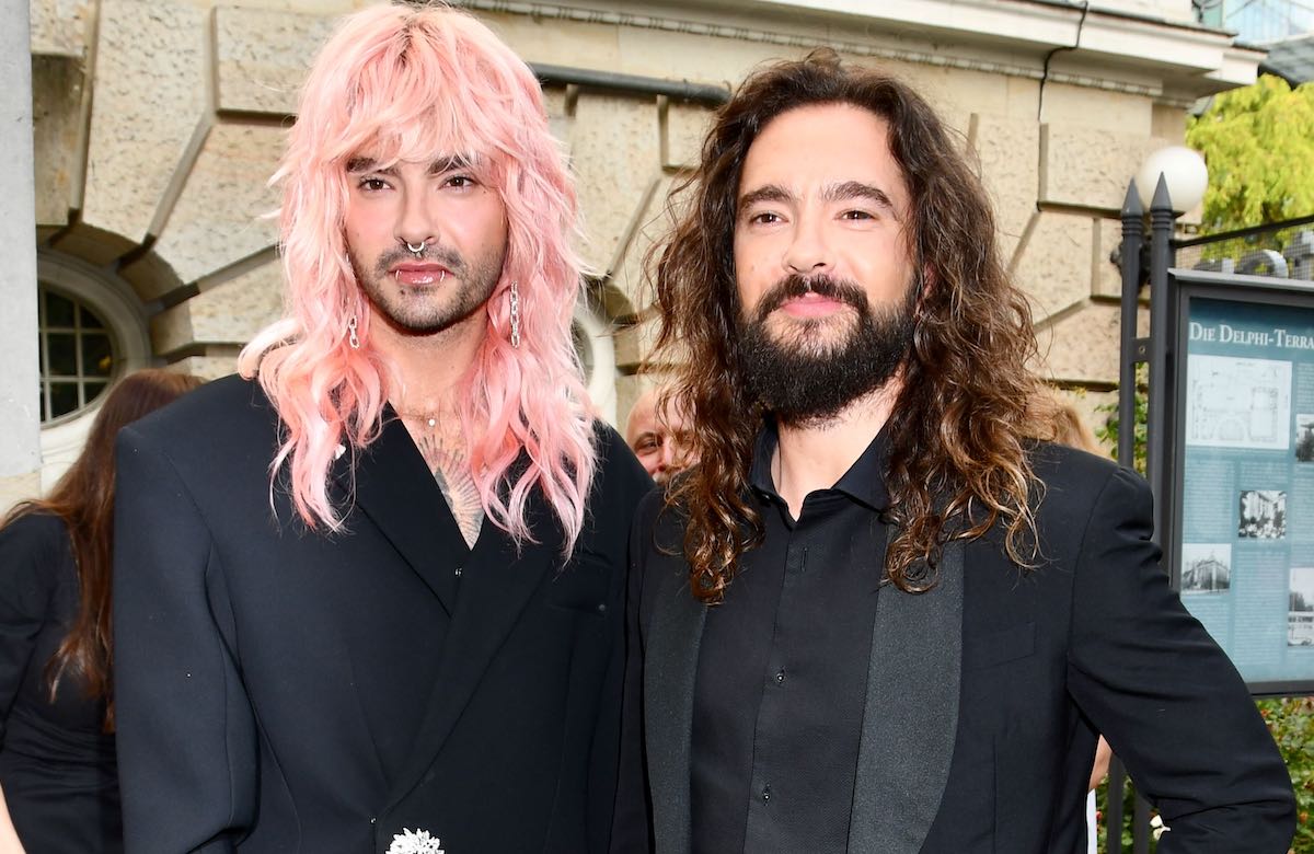Bill und Tom Kaulitz im Anzug