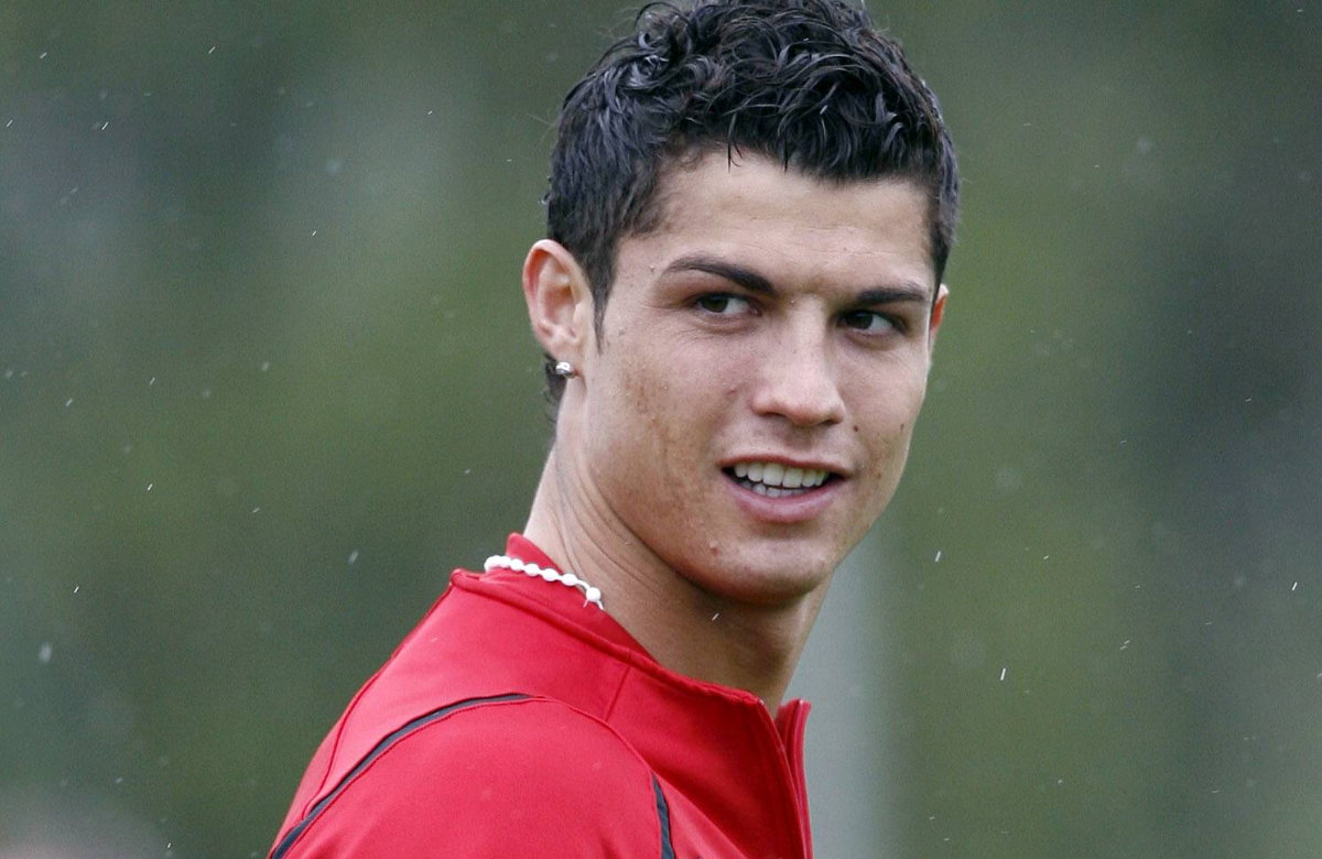 Cristiano Ronaldo schaut zur Seite 2007
