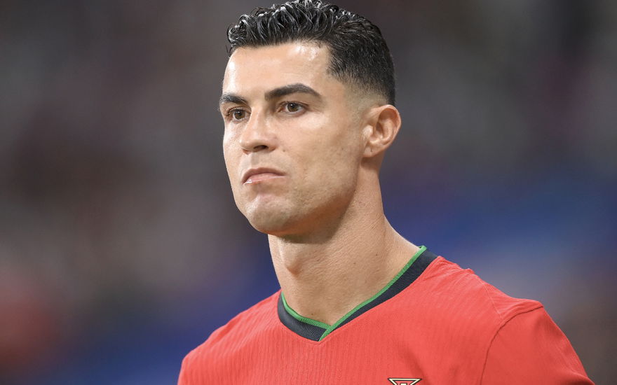 Cristiano Ronaldo guckt leer
