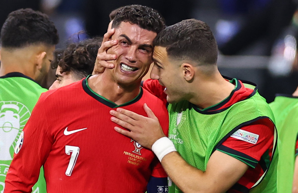 Cristiano Ronaldo weint nach dem missglückten Elfmeter im EM-Spiel zwischen Portugal und Slowenien