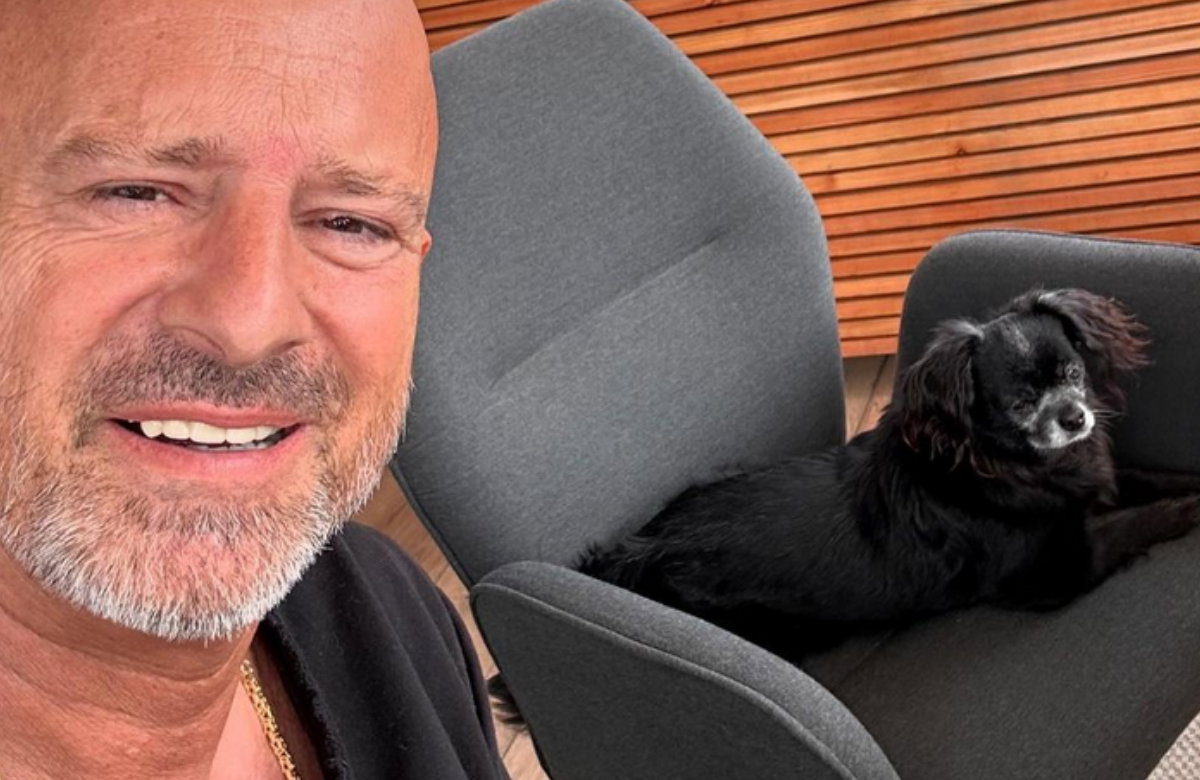 Detlef Steves macht ein Selfie mit seinem Hund Opi